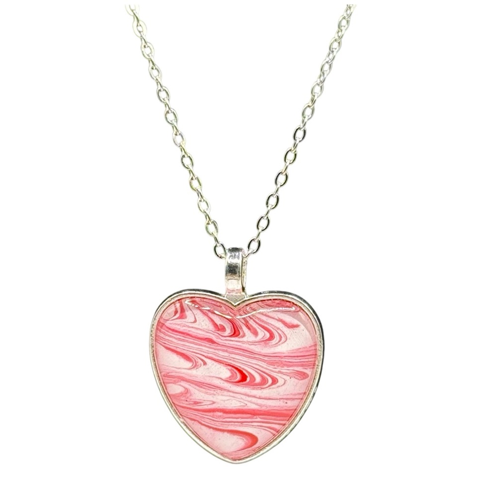Heart Pendant Necklace in Pink and White